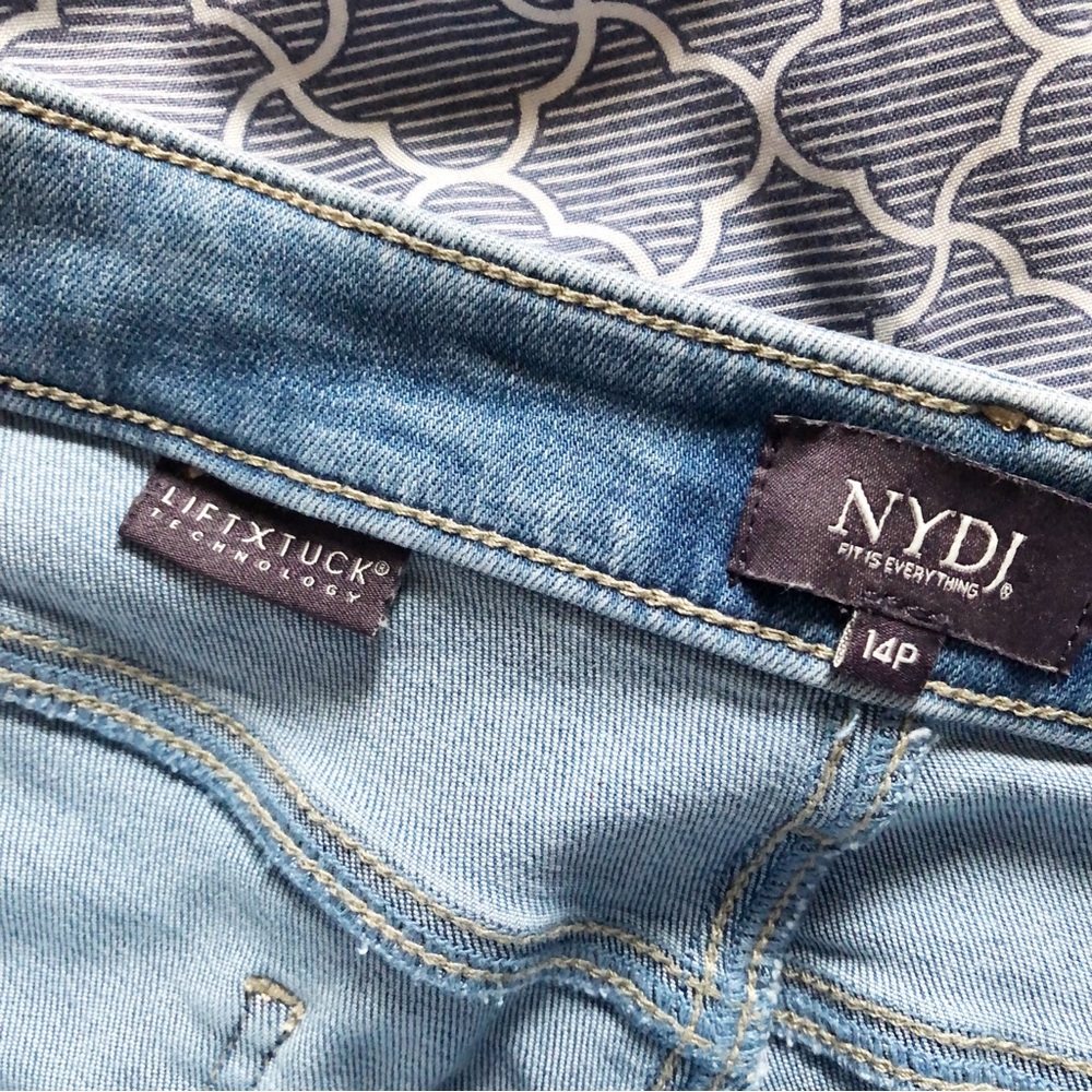 NYDJ Chloe Capri Size 14P - Picture 8 of 9